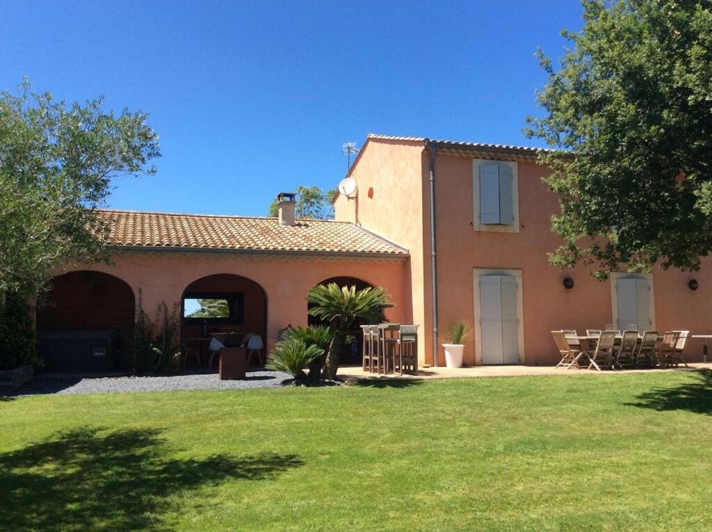 Bastide Languedocienne De Standing - Pezenas Le Clos De L'Amandier Exterior photo